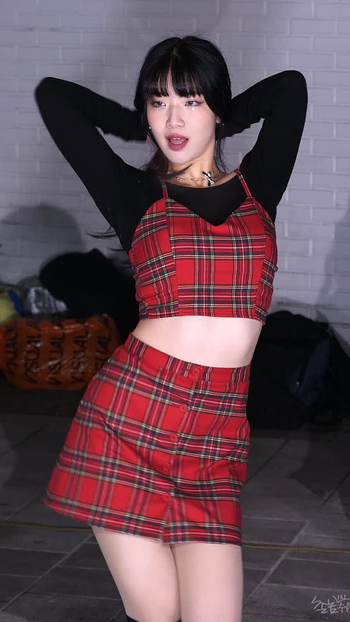 댄스팀 AON1 - 짧은 치마 (Miniskirt) (가우) 직캠 [홍대 버스킹]