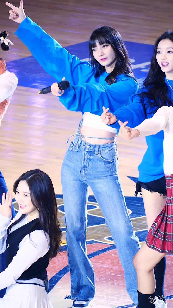 오마이걸 (Oh My Girl) - Dun Dun Dance (던던댄스) (유빈) 직캠 [WKBL 올스타전 도원체육관]