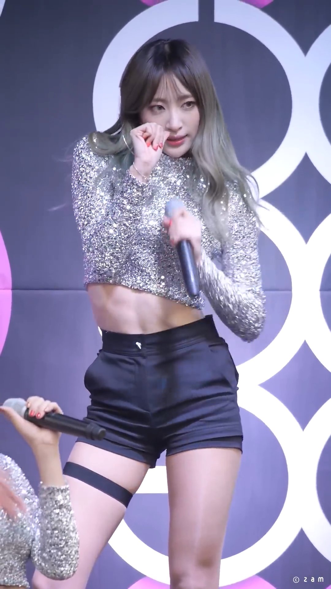 EXID 하니 Hani - Hot Pink 핫핑크 (명동게릴라공연) 직캠