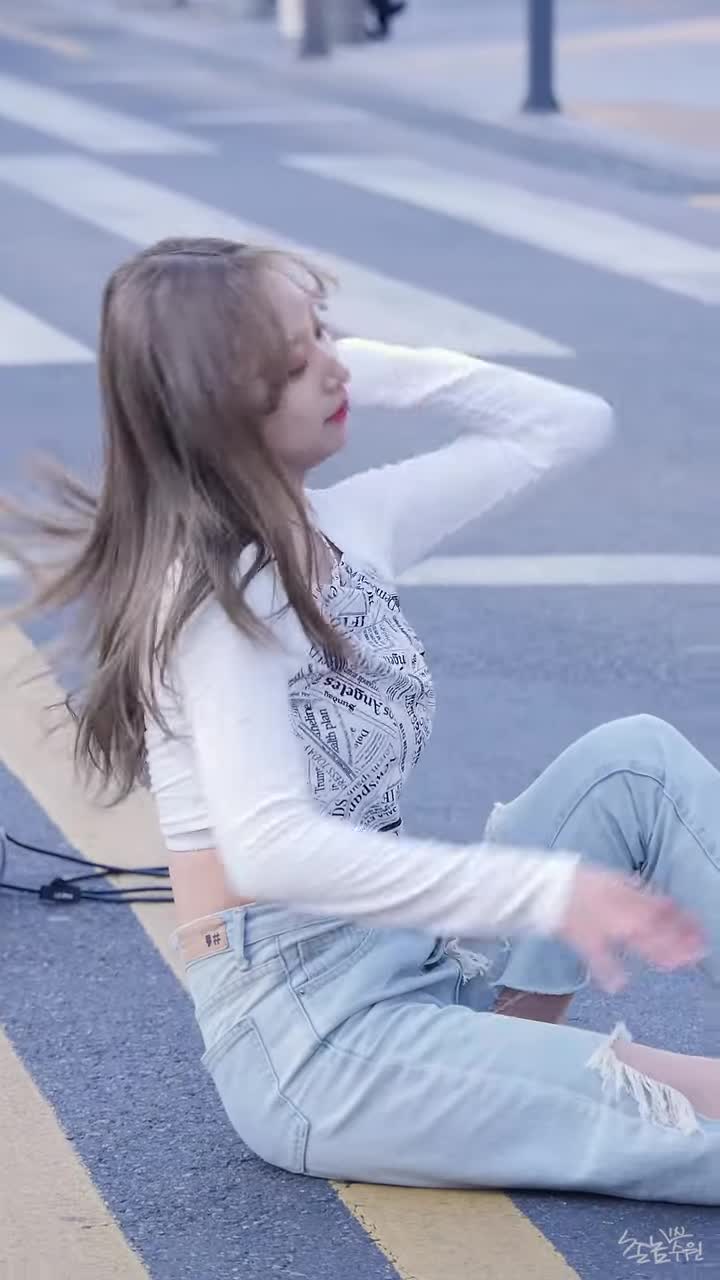 댄서 레나 (LENA) - 일레븐 (ELEVEN) & 색안경 (STEREOTYPE) 직캠 [신촌 버스킹]