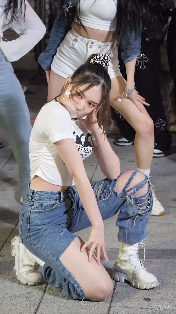댄스팀 에일린 (AILEEN) - TOMBOY (서원) 직캠 [4X4 Crew 홍대 버스킹]