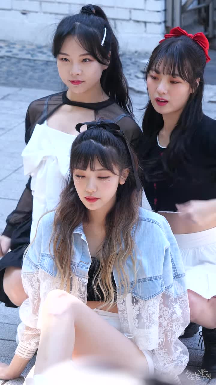 유진 (@yujinnyang) 만 12분동안 몰아서 보는 직캠 [버킷리스트였던 홍대 버스킹]